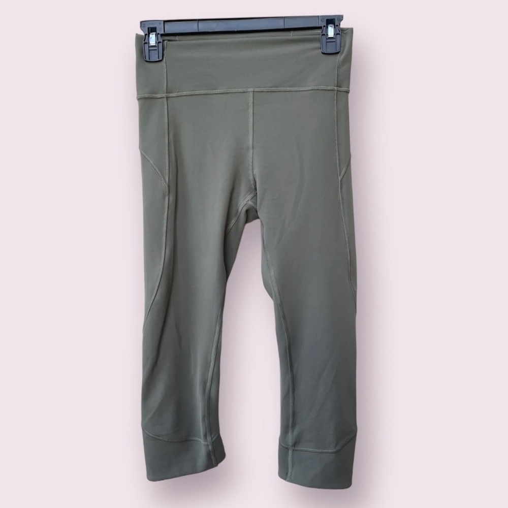 Lululemon In Movement Crop Everlux 19" Grey Sage Sz:6 Flawless!